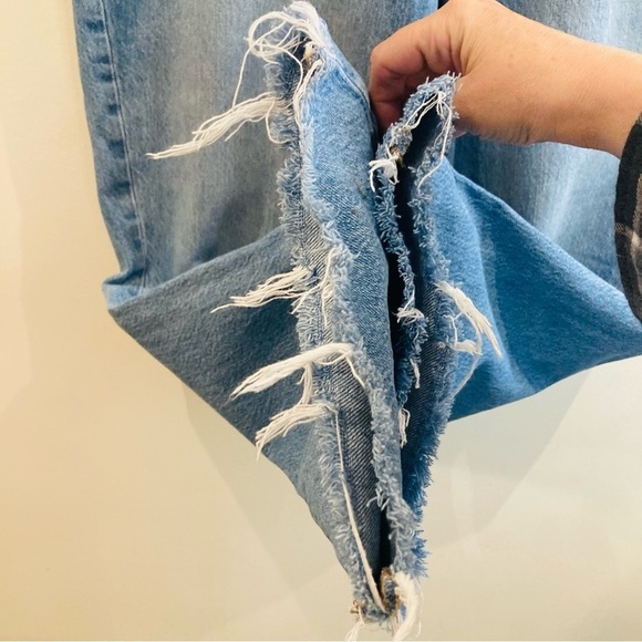 AMERICAN EAGLE Sz 16 90s Bootcut  Light Wash Raw Hem Wiskering Boot Cut Jeans - Picture 5 of 11